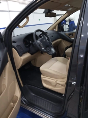 Hyundai H-1