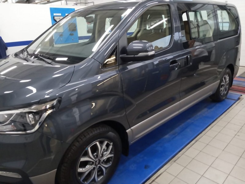Hyundai H-1