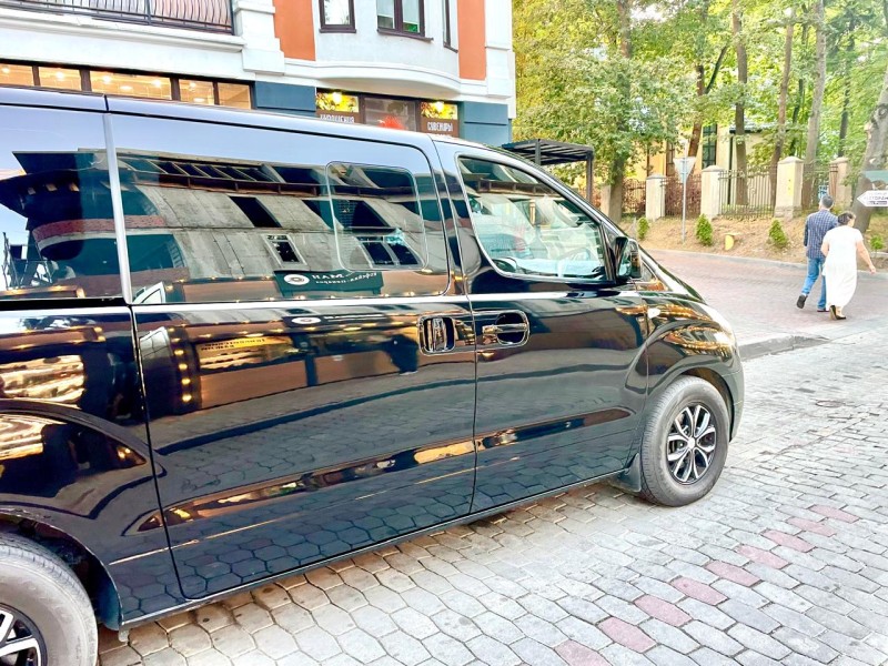 Микроавтобус HYUNDAI GRAND STAREX