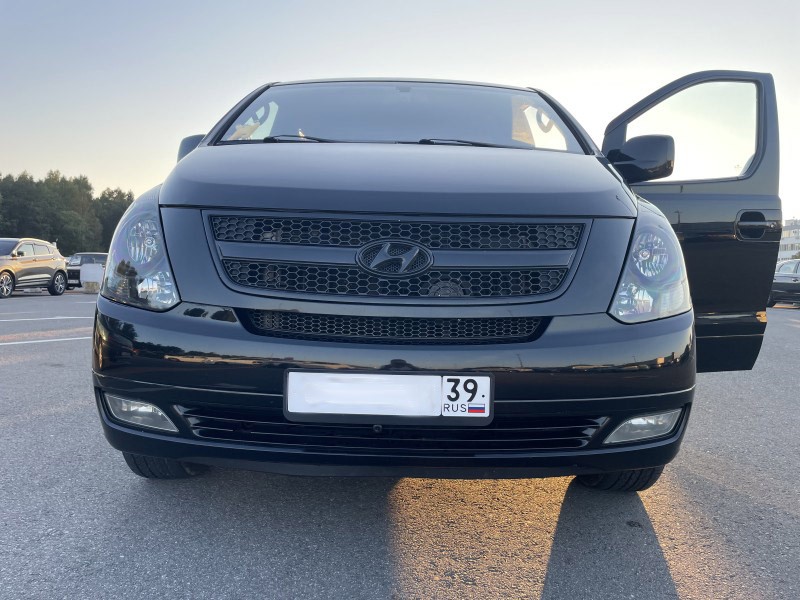 Микроавтобус HYUNDAI GRAND STAREX