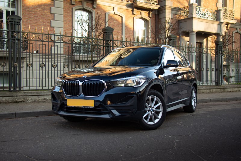 BMW  1
