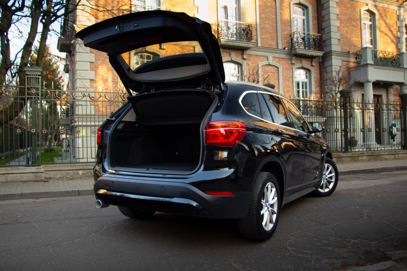 BMW  1