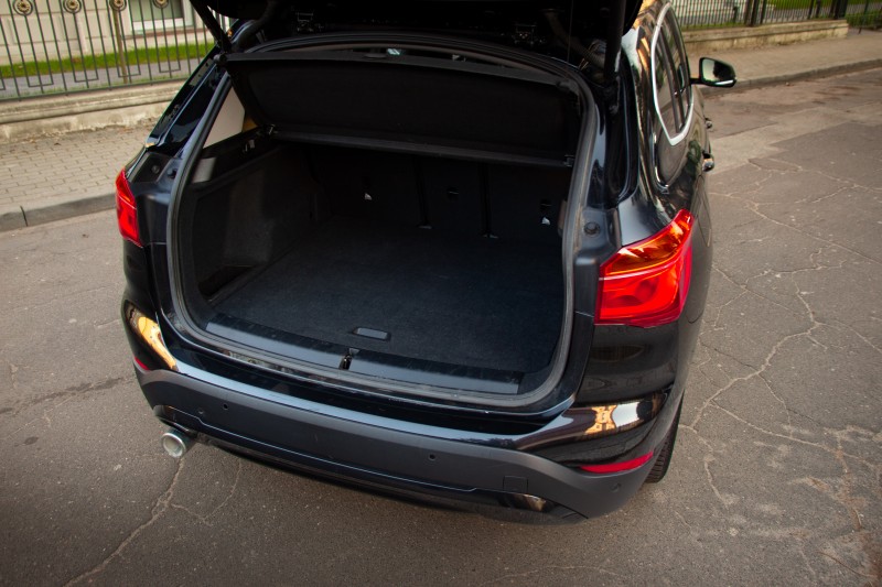 BMW  1