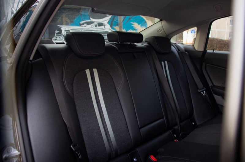 BMW 216 black