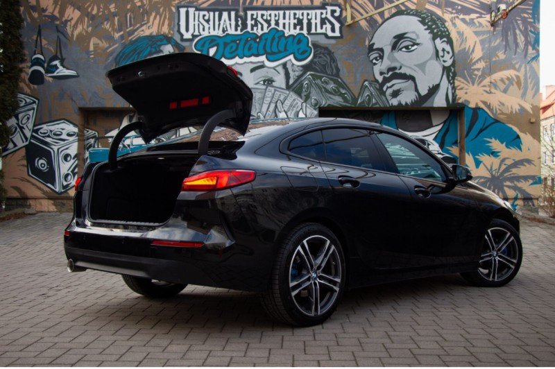 BMW 216 black