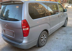 Hyundai H-1